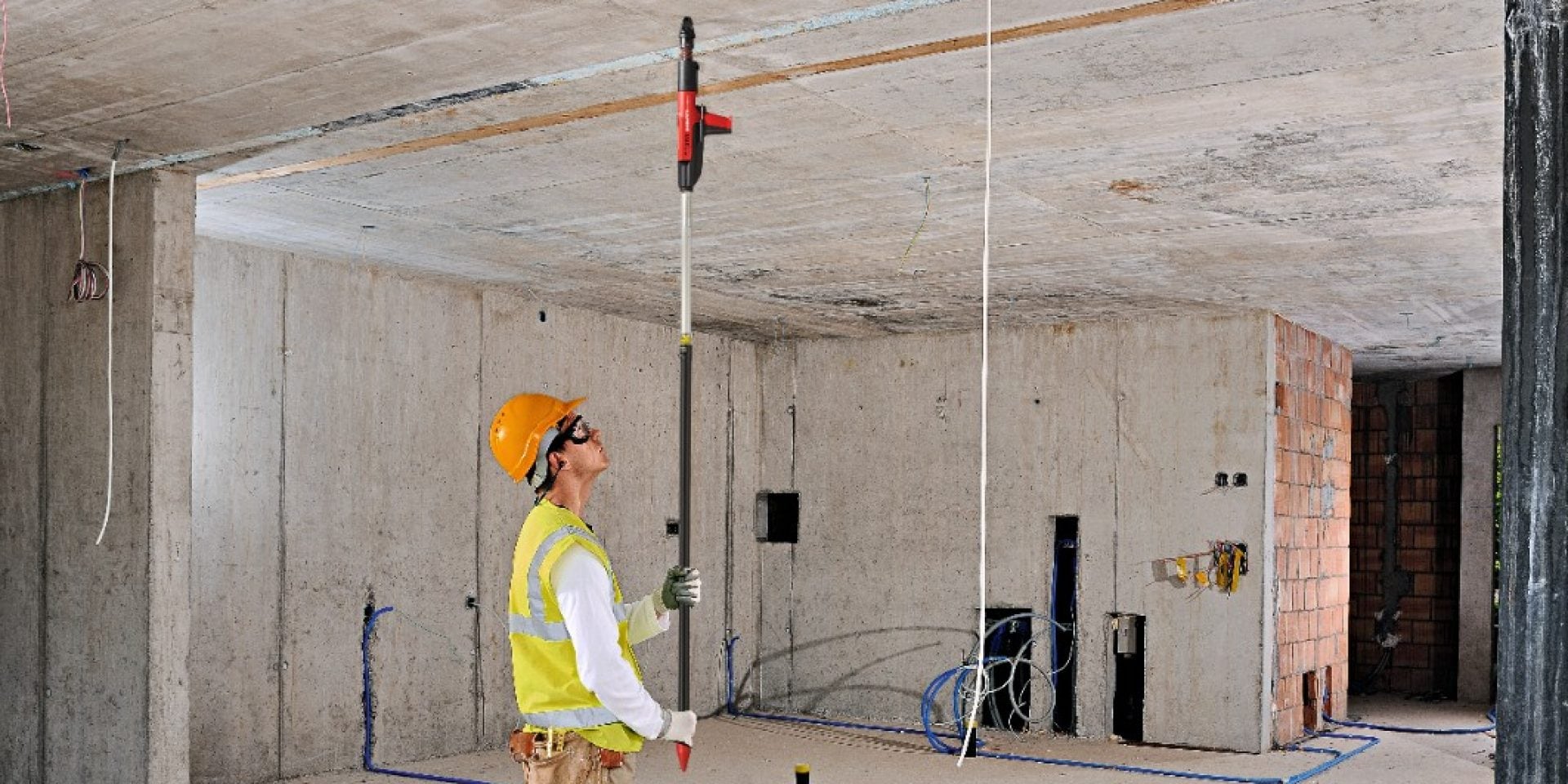 火藥作動緊固 (DX) 系統可以提供用于機械和電氣業的通用高性能解決方案。